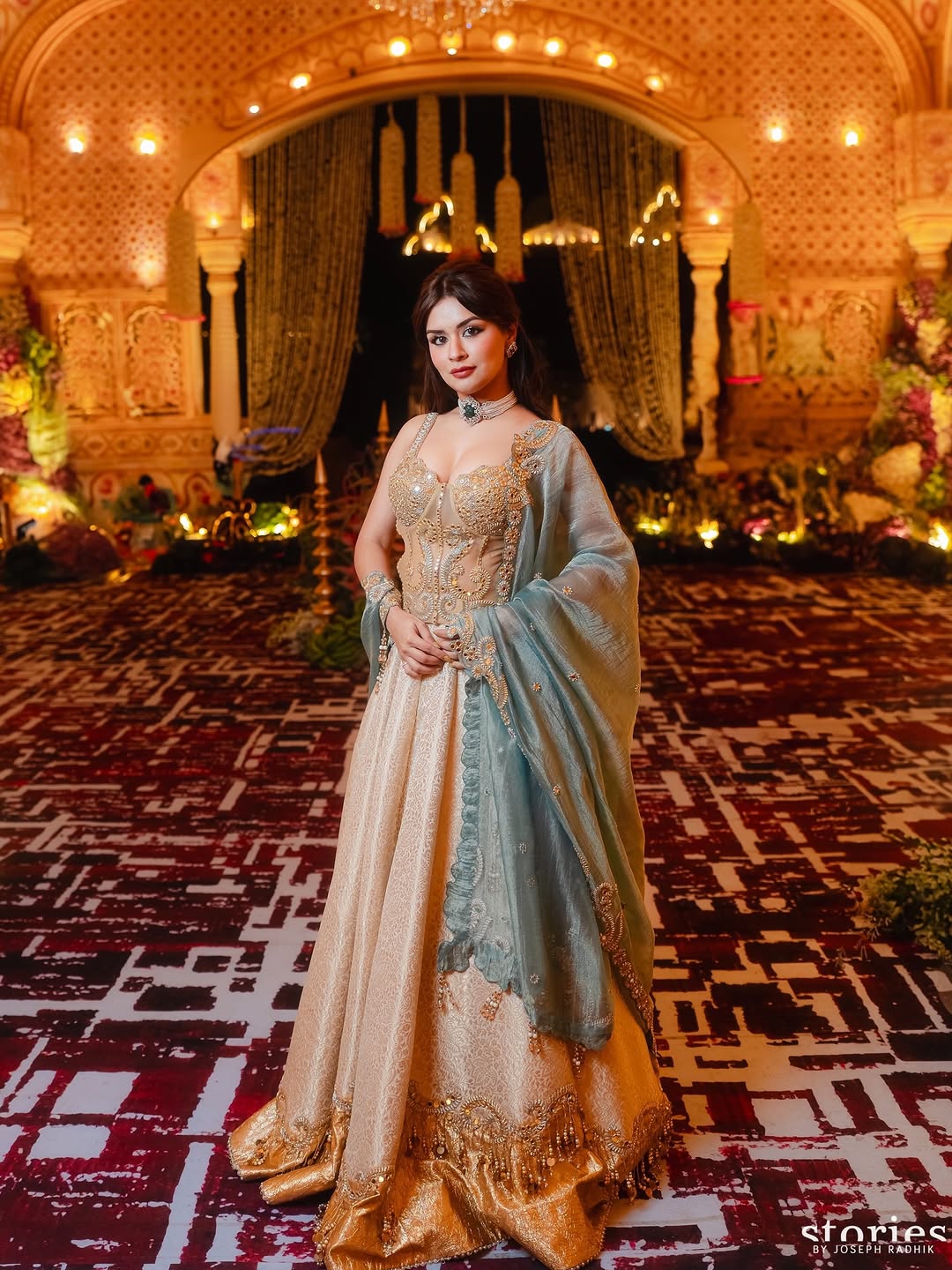 felt like an Indian princess in this lehenga 🥹💗🌷

Styling @kmundhe4442 
Wearing @samta_gaudani via  @twotap_social
Jewellery @jewellersmanoharlal